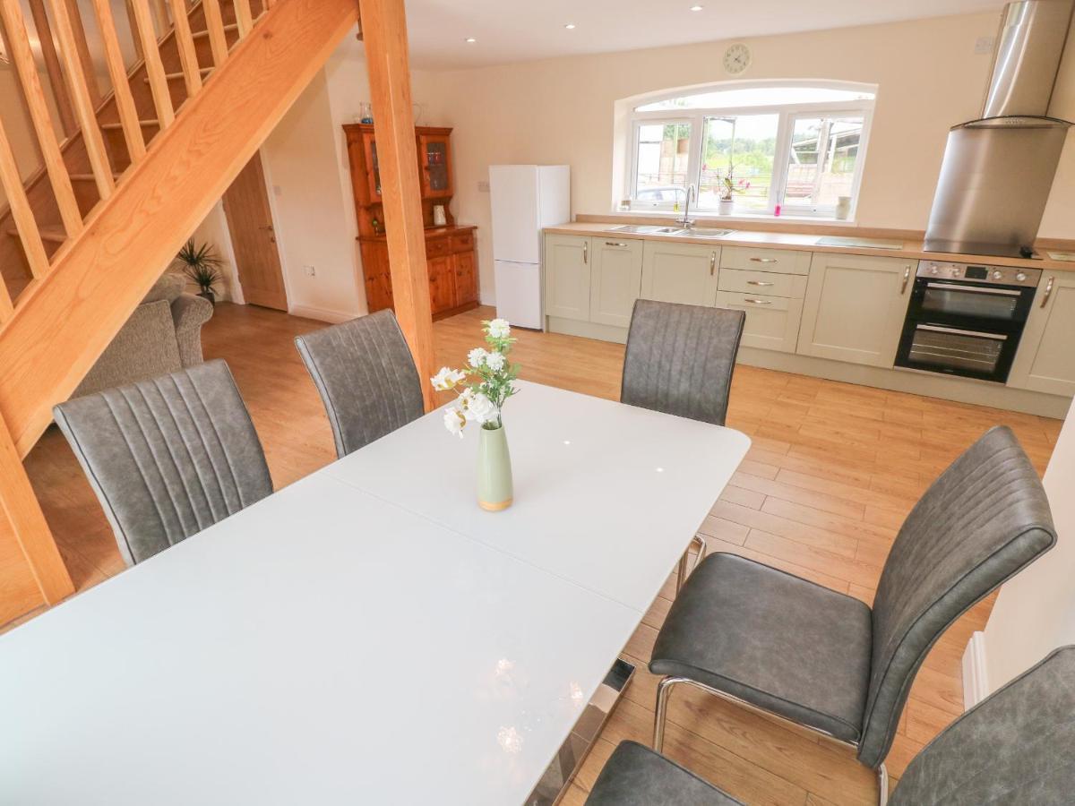 Woodpecker Barn Villa Pontyclun Eksteriør bilde